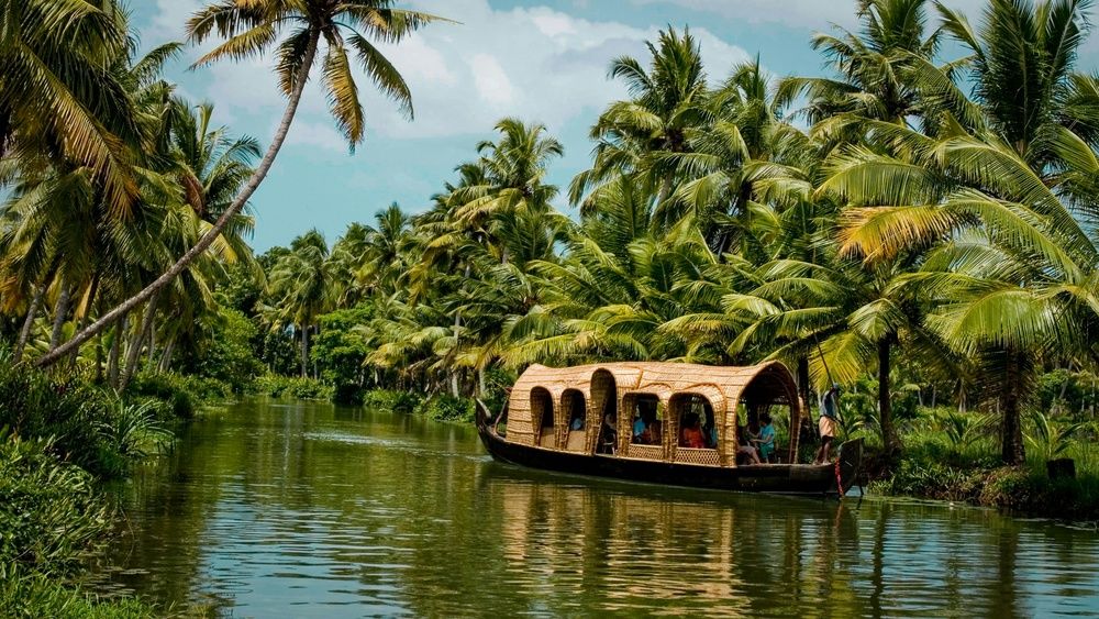 Top 10 Kerala Tour Packages for a Serene South India Escape